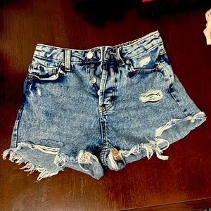 Cute stressed denim short shorts!